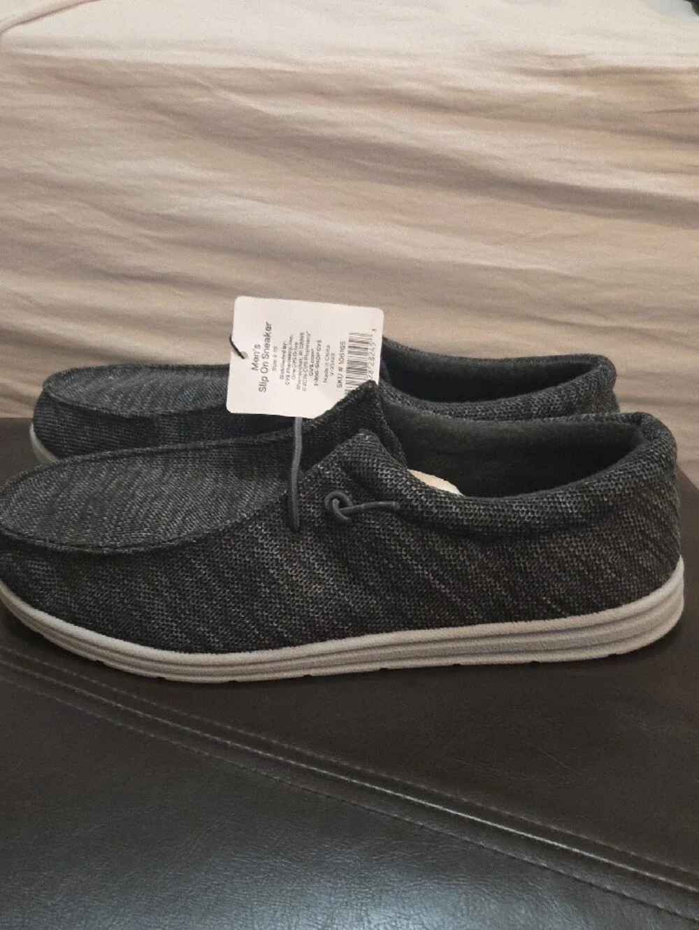 Men's Casual Knit Wally Shoes - Black Gray Knit Sneakers NWT 9.5